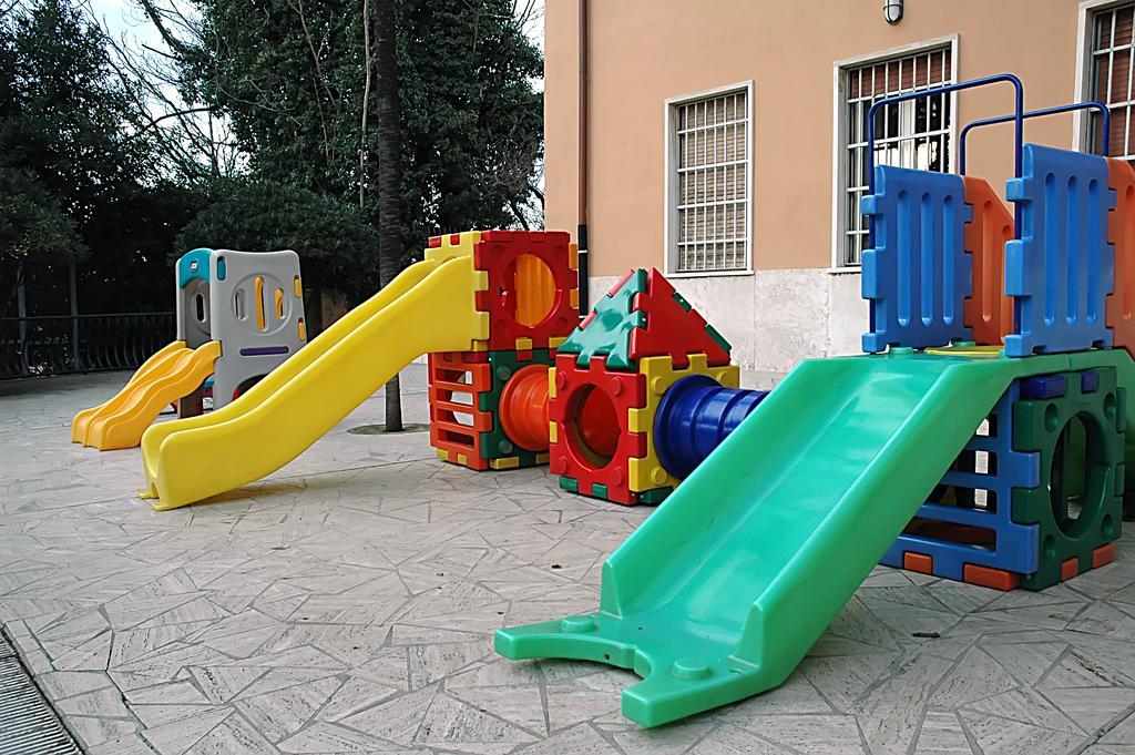 Отель Casa Religiosa Per Ferie Ancelle Del Santuario Рим Экстерьер фото